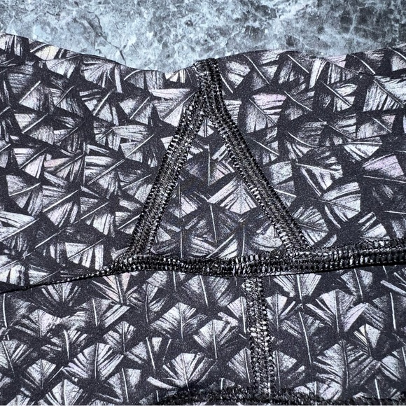 Lululemon leggings | full length | size 10  | stitching in excellent condition!! - Picture 4 of 6